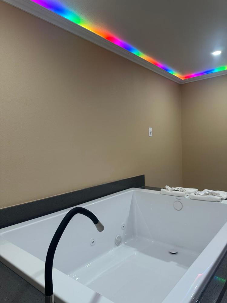 King Suite with Spa Bath interior